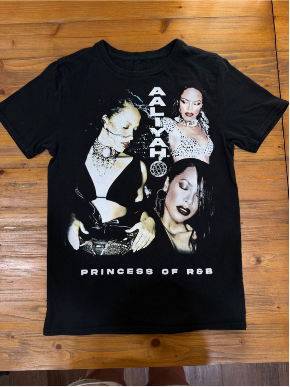 Aaliyah Princess of R&B Graphic Short Sleeve Tee Black Size M